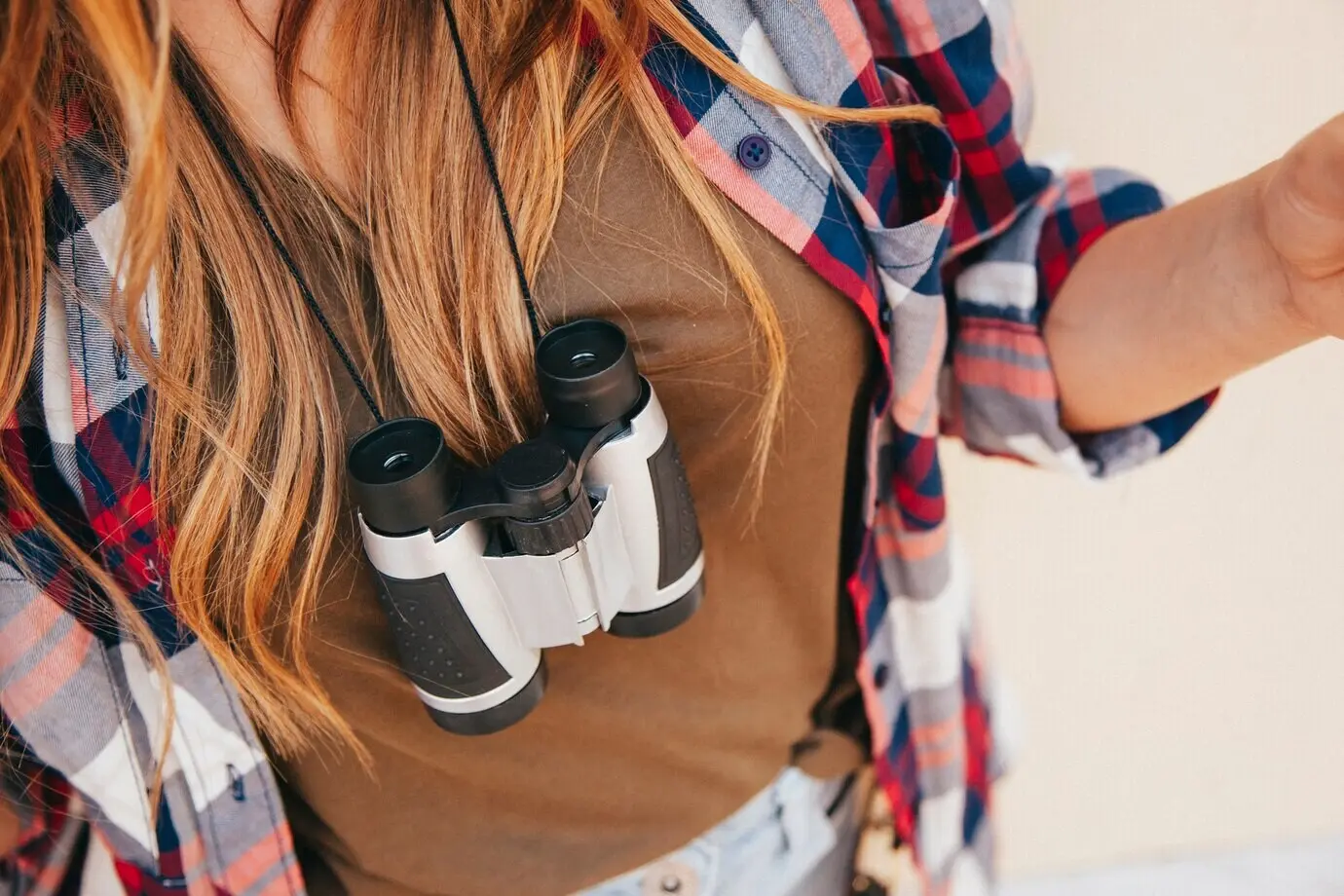 Bitte sende mir den Originaltext der Beschreibung, die ich auf Deutsch umformulieren soll.